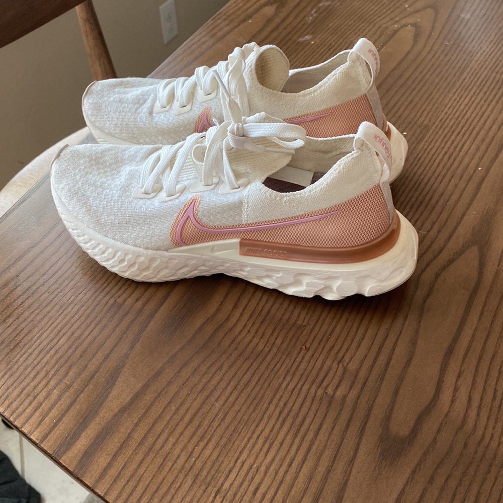 NIKE react infinity running shoe